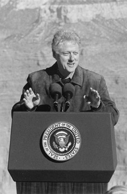 Photo: President Clinton at Grand Canyon, AZ, January 2000