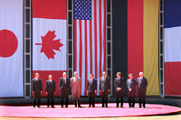 After a morning working session, the G-8 Summit leaders pose for a group photo outside Cologne's Ludwig Museum.