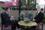 Peter Jennings interviews President Clinton atop the Maurya Sheraton Hotel, New Delhi.